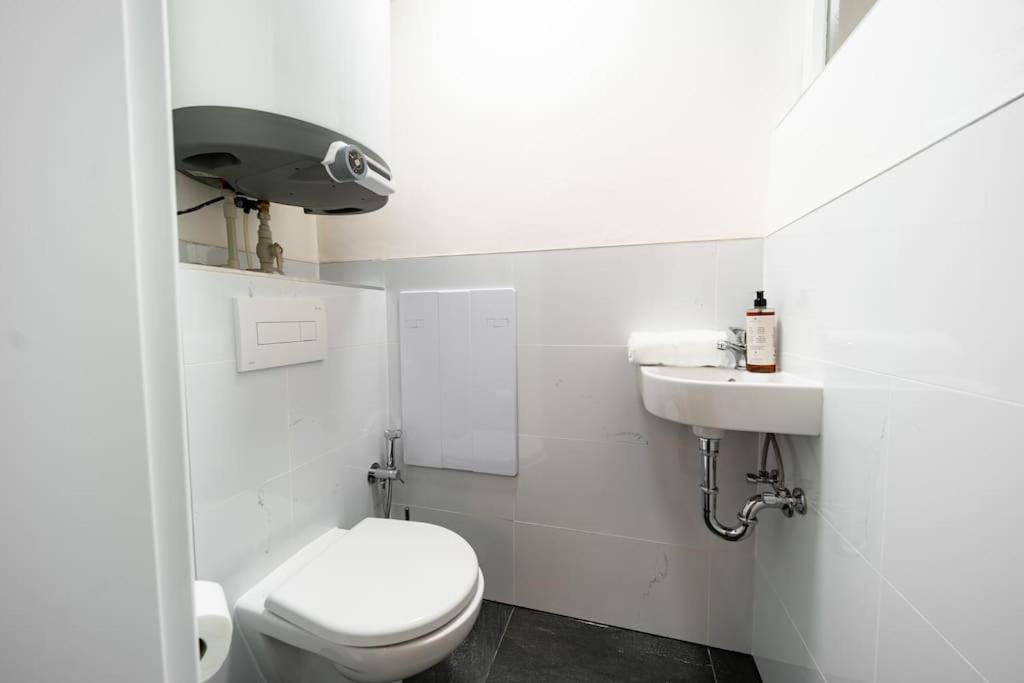 Secret Budget Studio Oasis Praag Buitenkant foto
